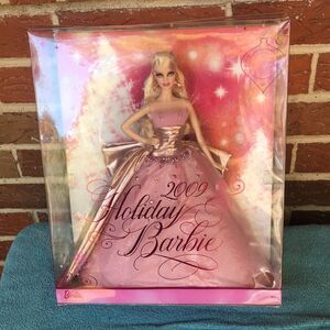 Barbie 2009 Holiday Doll in Pink Gown